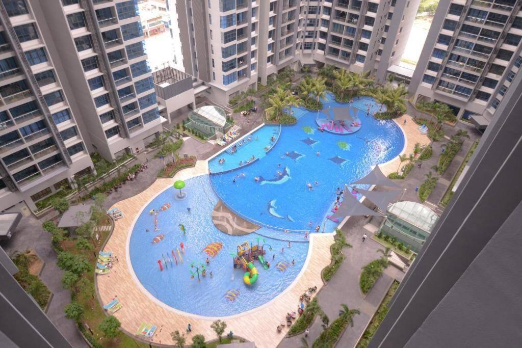 Appartamento Cozy Haven Atlantis With Large Swimming Pool Malacca Esterno foto