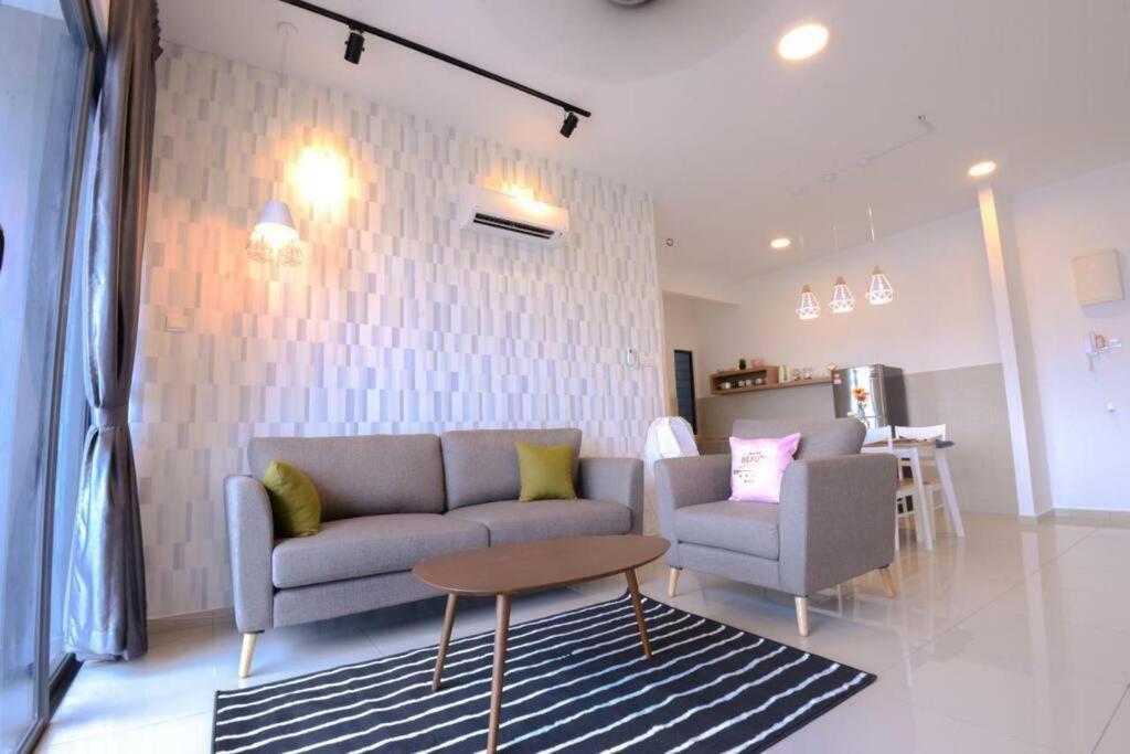 Appartamento Cozy Haven Atlantis With Large Swimming Pool Malacca Esterno foto